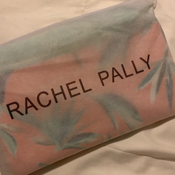 Stylish reversible clutch! - Picture 2 of 8